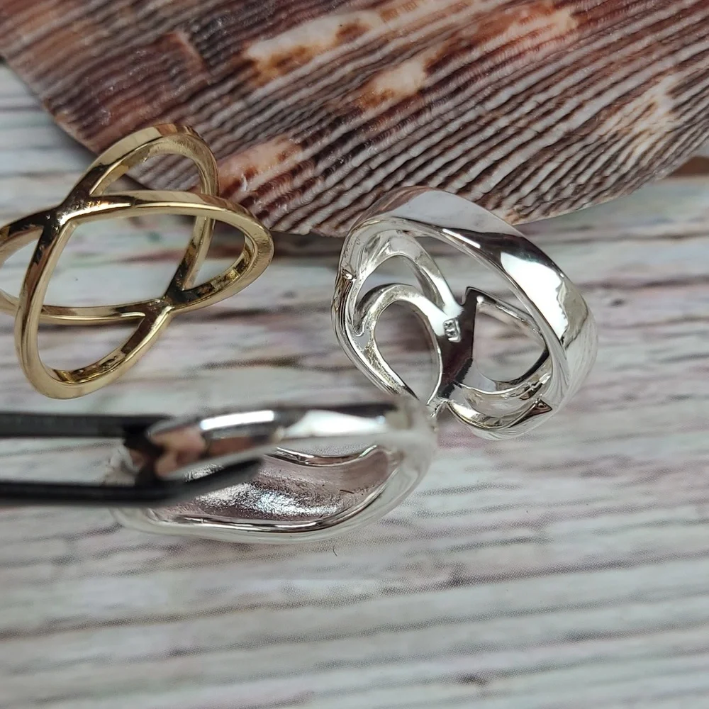 BUNDLE OF THREE FASHION RINGS - Picture 6 of 12